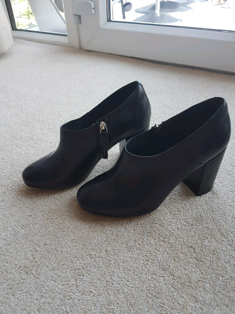 clarks shoes huddersfield